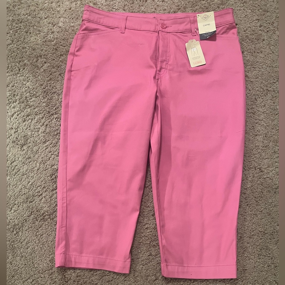 New with Tag- St. John's Bay Vibrant Pink Capris